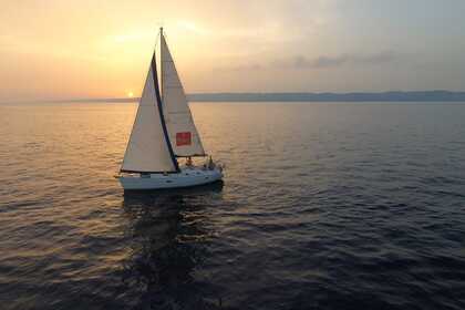 Rental Sailboat BENETEAU OCEANIS 361 CLIPPER Martigues