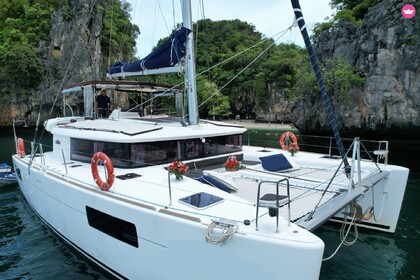 Hire Catamaran Lagoon Lagoon 450 F Phuket