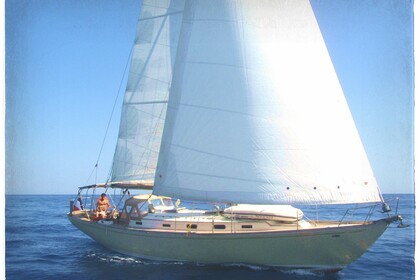 Hire Sailboat CHEOY LEE OFFSHORE 47 Grimaud
