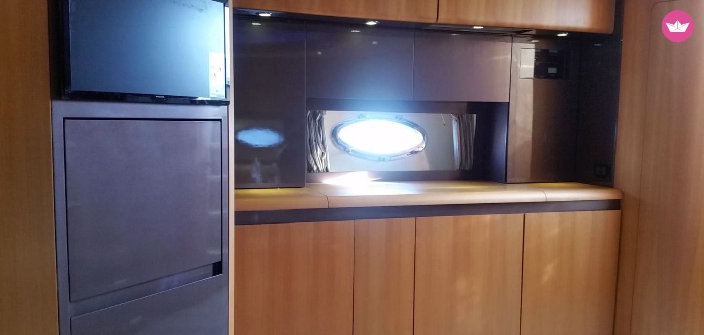 Charter Motorboat Riva 54 Open Grimaud