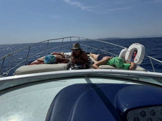 Hyères Motorboat Sealine S34 alt tag text