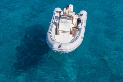 Gommone Lomac 5,80 Noleggio Senza Patente Villasimius