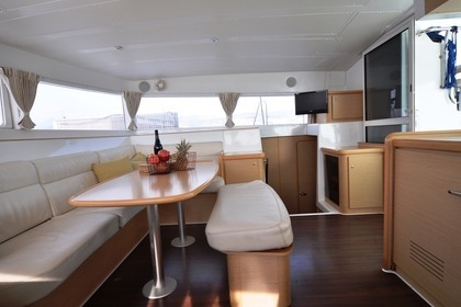 Catamaran Lagoon 421 12.61m.