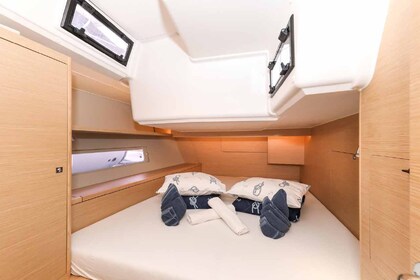 Hyra båt Segelbåt Dufour Yachts Dufour 470 - 4 cab. Brač