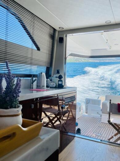 Seget Donji Motor Yacht  Fairline Squadron 50 alt tag text