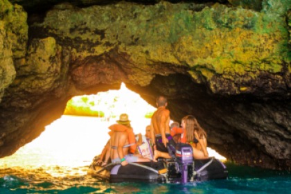 Motor catamaran Puma