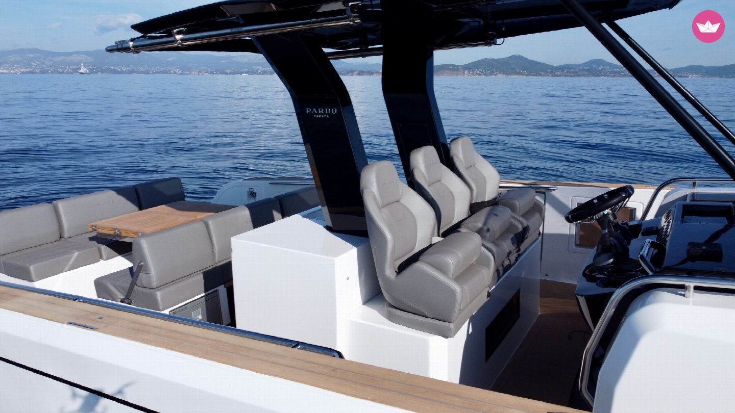 Bateau à moteur PARDO YACHTS PARDO 38 600cv 3