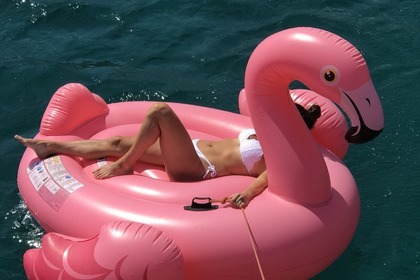 Charter a yacht in Mykonos!