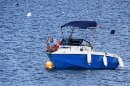 Hire Motorboat Elan Cabin Cruizer Mellieha