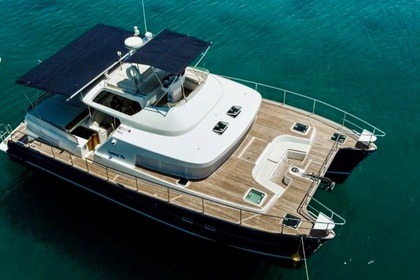 Miete Motorboot LAGOON 43 POWER Cannes