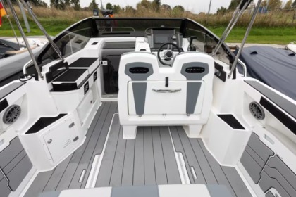 Karnic CS700 Cabin Cruiser
