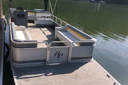 Hire Motorboat Aqua Patio 28' Pontoon Lake Norman