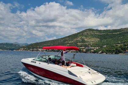 Charter Motorboat Regal Regal 2250 Split