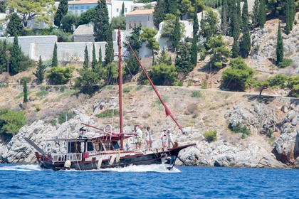 Alma Libre Daily Cruises