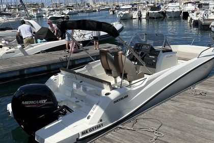 Hire Motorboat Quicksilver Open 605 Marseille