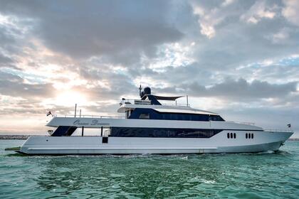 Rental Motor yacht Ocean Star Ocean Star 51.1 Dubai