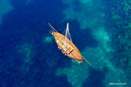 Gajeta Falkuša / Rare vintage traditional wooden sailboat / All inclsuive offer