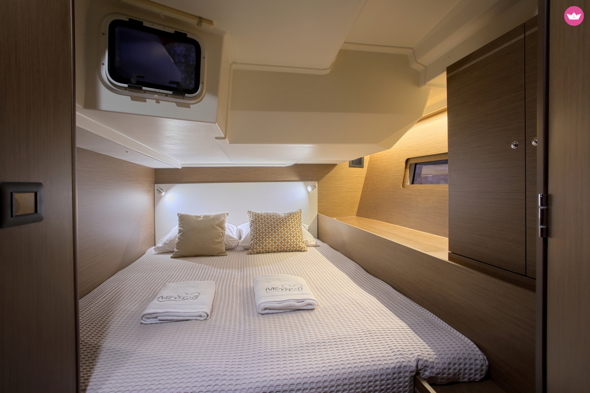 Hire Beneteau Oceanis 51.1