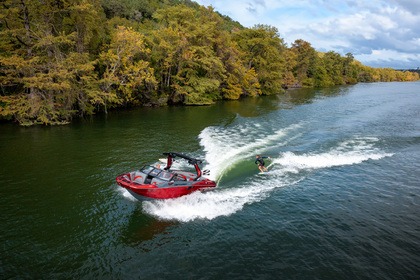 **Surf Fun & Sun Mastercraft X80**