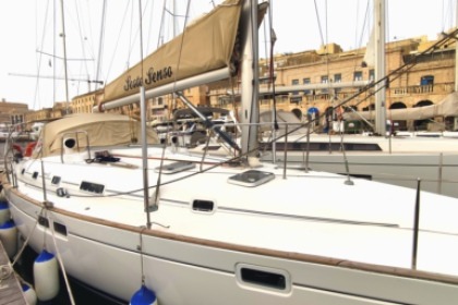 Rental Motorboat Beneteau Oceanis 461 Birgu