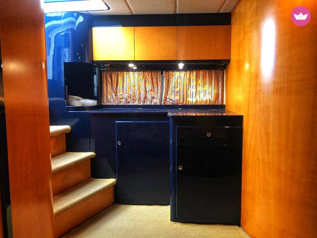 Motorboat Cantieri De Sarnico Maxim 40 for hire