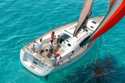 Miete Segelboot Beneteau Oceanis 430 San Teodoro