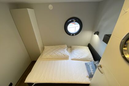 Rent this houseboat with 2 Cabins and visit Hafen