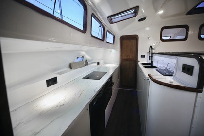 Private DAY CHARTER Catamaran Dean 365