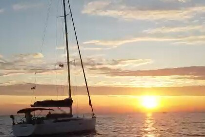 Rental Sailboat Hanse Hanse 400 Saint-Mandrier-sur-Mer
