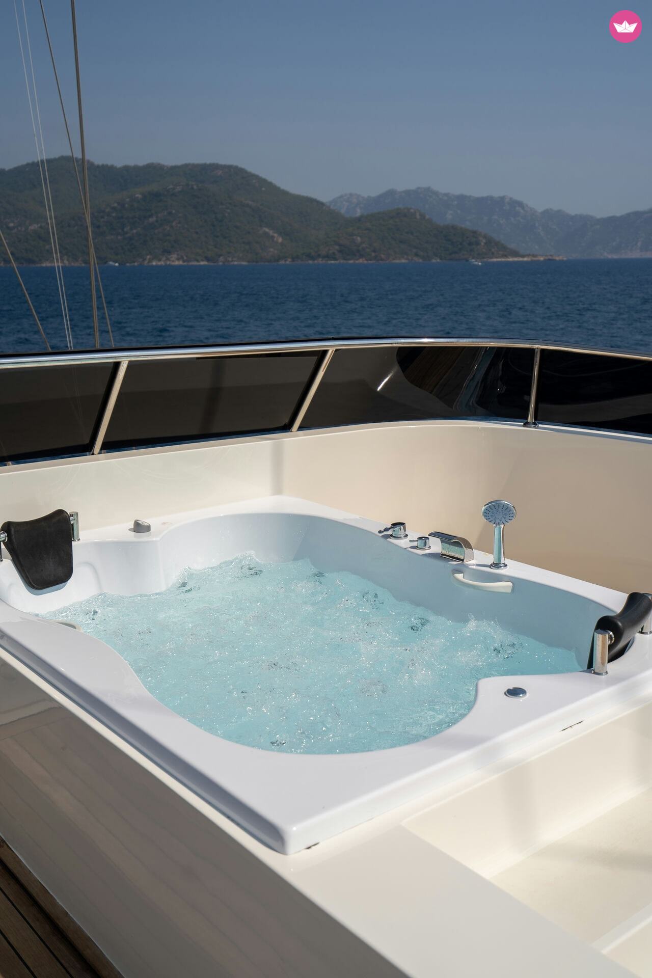 Yacht MOTORSAILER DE LOVE 1500cv 8