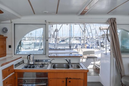 Catamaran premium charter