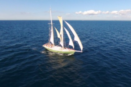Charter Sailboat Amateur Goélette aurique Morlaix