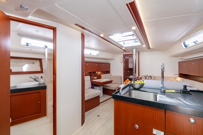 Hire Hanse 415