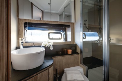 Rental Motor yacht Azimut / Benetti Yachts Azimut Atlantis 45 Marina Lav
