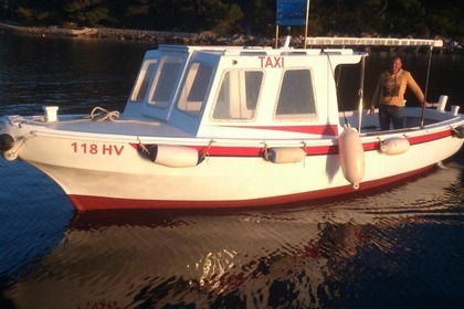 Rental Motorboat Traditional boat Fuel & Skipper included Hvar