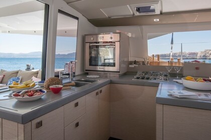 Hire Catamaran Fountaine Pajot Fountaine Pajot Astrea 42 - 4 + 2 cab. Tortola