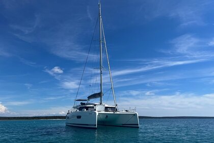 Verhuur Catamaran Fountaine Pajot Fountaine Pajot Elba 45 - 3 + 1 cab. Trogir