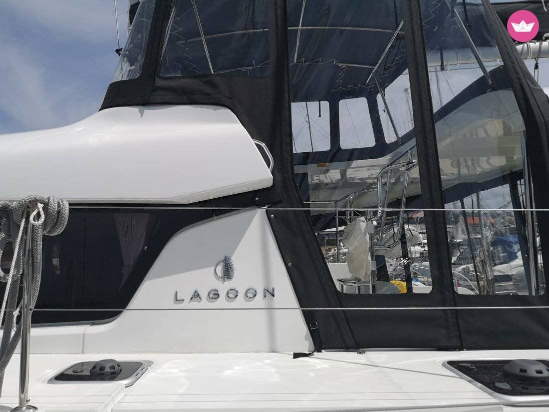 Catamaran Lagoon-Bénéteau Lagoon 42 - 4 + 2 cab. 12.8m 7