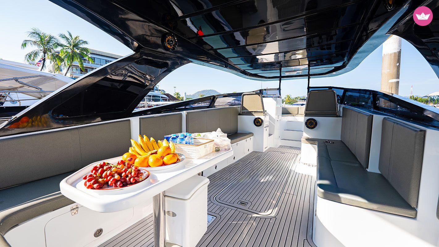 Bateau à moteur Custom