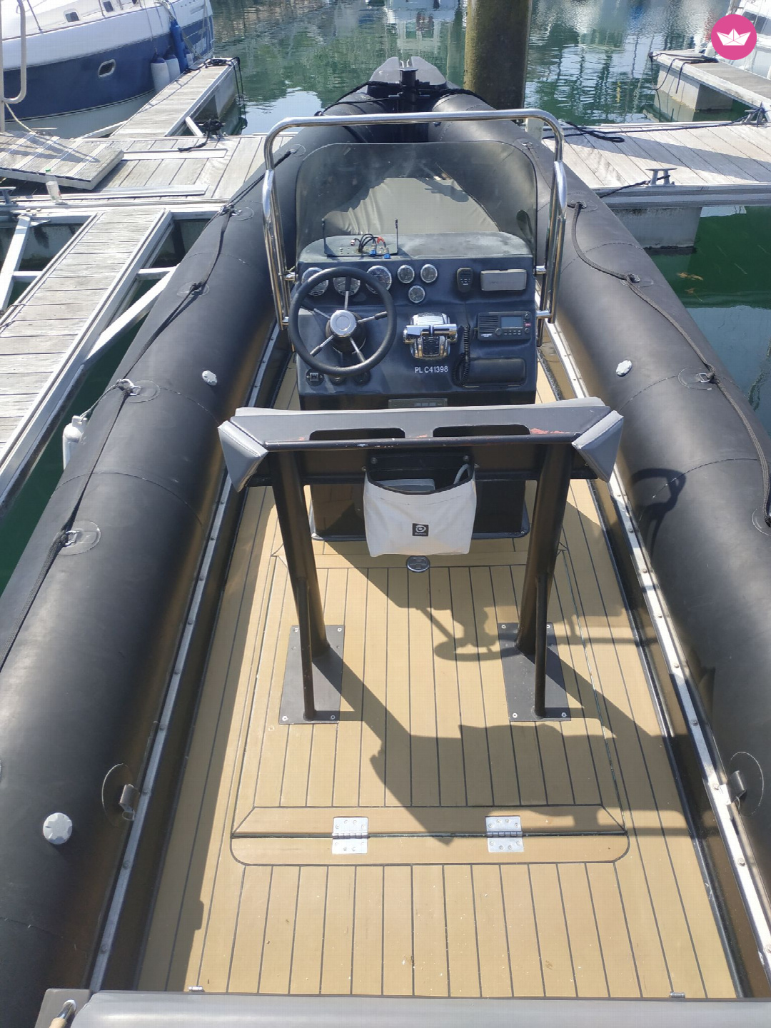 Semi-rigide Zodiac Hurricane 733 300cv 8