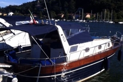 Hire Motorboat Apreamare 750 Sorrento