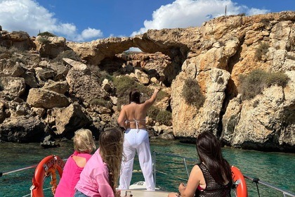 Luxury Yacht Cruiser