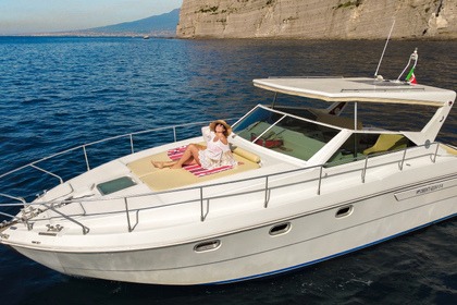 Noleggio Barca a motore Raffaelli Typhoon D 37 Sorrento