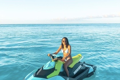 GRACE BAY LUXURY  YACHT BAVARIA 33’