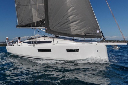Noleggio Barca a vela Beneteau SUN ODYSSEY 350 2 CABINES Hyères