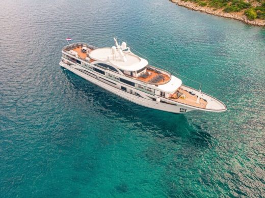 premier motor yacht