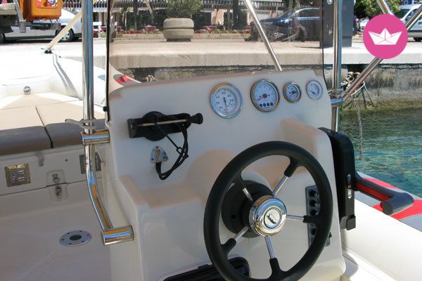 Charter rIB in Petrčane  