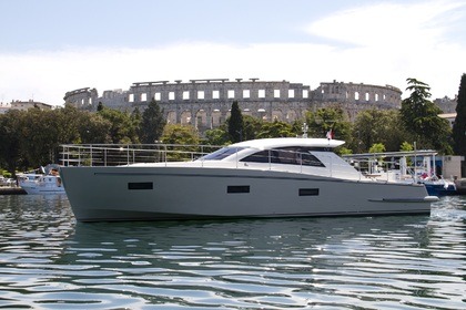 Charter Motorboat Cyrus Yachts Cyrus 13.8 hard top Tivat