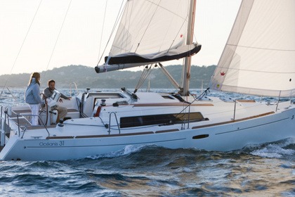 Charter Sailboat  OCEANIS 31 (2 CAB) Arzon