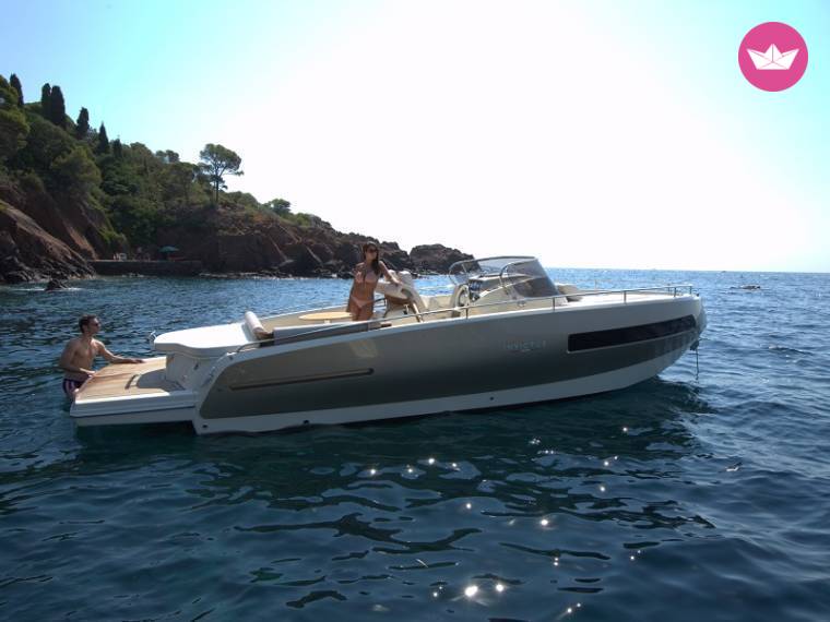 Czarteruj Cantieri Invictus Luxury 280gt